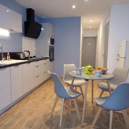 Maison De En Plein Coeur De アパート